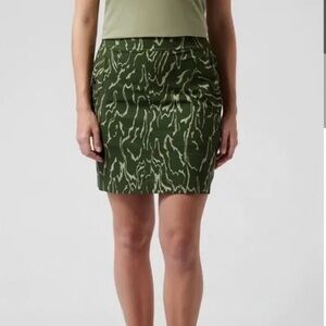 Athleta Vienne Cargo Skort - Green - Size 12 - NWT